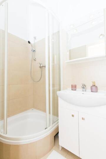 Фото номера Апартаменты с 1 спальней - Третий этаж Апартаменты Apartments Roman г. Краков 10