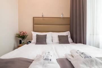 Фото номера Двухместный номер с 1 кроватью Апарт-отели Pergamin Royal Apartments г. Краков 18