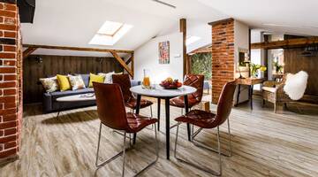 Фото номера Полулюкс в мансарде Апарт-отели Art &amp; Garden Residence г. Краков 2