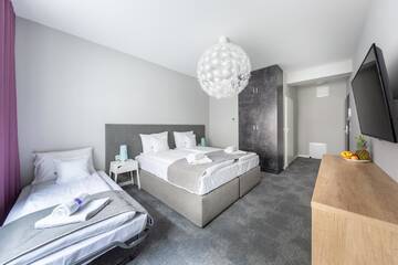 Фото номера Большой двухместный номер с 1 кроватью Апарт-отели PlayRoom Aparthotel г. Краков 5