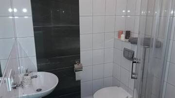 Фото номера Номер Делюкс с кроватью размера «king-size» Апарт-отели Cracow Central Aparthotel г. Краков 8