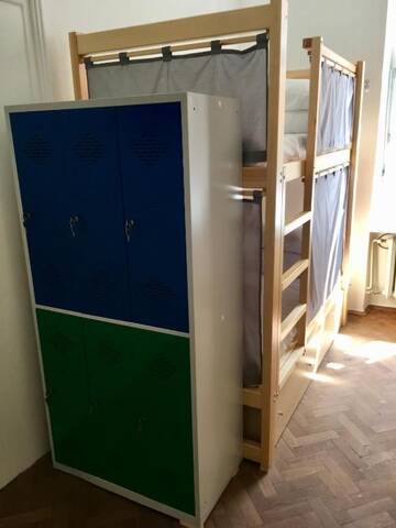 Фото номера Кровать в общем 6-местном номере для женщин Хостелы Bison Hostel г. Краков 5