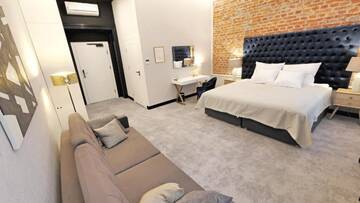 Фото номера Трехместный номер Делюкс Апарт-отели SZEWSKA 22 BOUTIQUE г. Краков 12