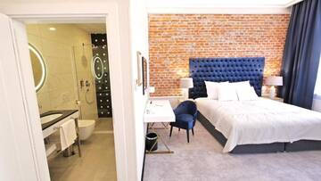 Фото номера Трехместный номер Делюкс Апарт-отели SZEWSKA 22 BOUTIQUE г. Краков 15