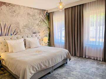 Фото номера Двухместный номер Делюкс с 1 кроватью Апарт-отели SZEWSKA 22 BOUTIQUE г. Краков 8