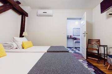 Фото номера Апартаменты с 3 спальнями Апартаменты Kings City - Zyblikiewicza Apartment г. Краков 43