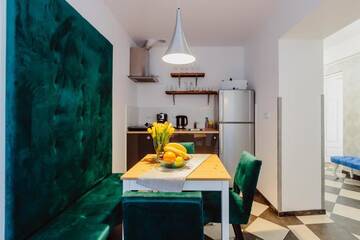 Фото номера Апартаменты с 3 спальнями Апартаменты Kings City - Zyblikiewicza Apartment г. Краков 37