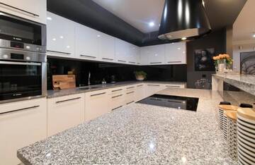Фото номера Апартаменты с террасой Апартаменты Kings City - Skawińska Apartment г. Краков 26
