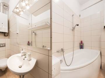 Фото номера Двухкомнатные апартаменты Апартаменты Wawel Apartments - Jewish District г. Краков 12