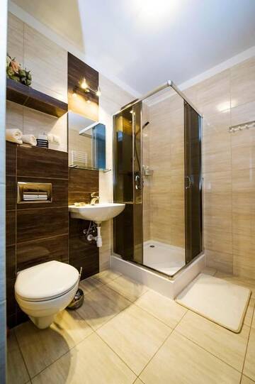 Фото номера Апартаменты с балконом Апартаменты Apartament Polonijna г. Краков 21