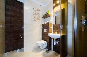 Фото номера Апартаменты с балконом Апартаменты Apartament Polonijna г. Краков 27