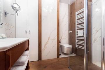 Фото номера Роскошные апартаменты с 1 спальней и террасой Апартаменты Diamonds Luxury Old Town Residence г. Краков 10