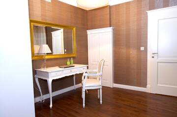 Фото номера Улучшенные апартаменты Апартаменты A11 Apartments &amp; SPA Dermique г. Краков 3