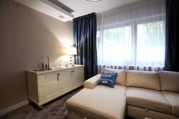 Фото номера Улучшенные апартаменты Апартаменты A11 Apartments &amp; SPA Dermique г. Краков 7