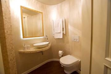 Фото номера Улучшенные апартаменты Апартаменты A11 Apartments &amp; SPA Dermique г. Краков 9