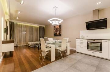 Фото номера Улучшенные апартаменты с 3 спальнями Апартаменты Old Town Luxury Apartment г. Краков 8