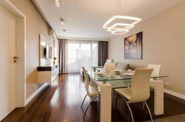 Фото номера Улучшенные апартаменты с 3 спальнями Апартаменты Old Town Luxury Apartment г. Краков 71