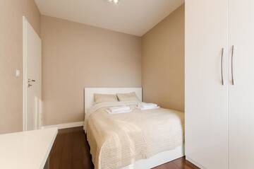 Фото номера Улучшенные апартаменты с 3 спальнями Апартаменты Old Town Luxury Apartment г. Краков 43