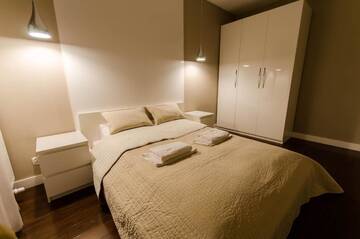 Фото номера Улучшенные апартаменты с 3 спальнями Апартаменты Old Town Luxury Apartment г. Краков 65