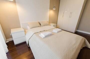 Фото номера Улучшенные апартаменты с 3 спальнями Апартаменты Old Town Luxury Apartment г. Краков 66