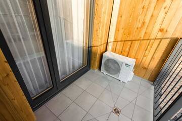 Фото номера Улучшенные апартаменты с 3 спальнями Апартаменты Old Town Luxury Apartment г. Краков 67