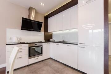 Фото номера Улучшенные апартаменты с 3 спальнями Апартаменты Old Town Luxury Apartment г. Краков 64