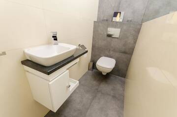 Фото номера Улучшенные апартаменты с 3 спальнями Апартаменты Old Town Luxury Apartment г. Краков 34