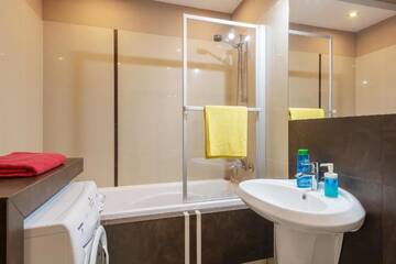 Фото номера Апартаменты с 1 спальней - Łobzowska 22 Апартаменты Centre Apartments-Old Town г. Краков 5