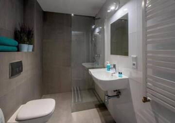Фото номера Апартаменты с 1 спальней - Krowoderska 6 Апартаменты Centre Apartments-Old Town г. Краков 4
