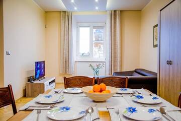 Фото номера Апартаменты с 3 спальнями и видом на город Апартаменты Market Square Residence г. Краков 59