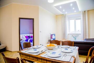 Фото номера Апартаменты с 3 спальнями и видом на город Апартаменты Market Square Residence г. Краков 57