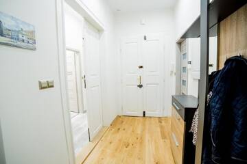 Фото номера Апартаменты с 3 спальнями и видом на город Апартаменты Market Square Residence г. Краков 62