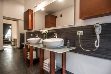 Фото номера Апартаменты Делюкс Апартаменты Krakow B&amp;B Luxury Old Town г. Краков 3