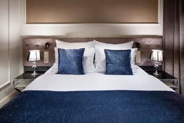 Фото номера Двухместный номер с 1 кроватью или 2 отдельными кроватями Отель Hotel Unicus Palace г. Краков 5