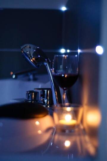 Фото номера Апартаменты Делюкс Апартаменты Cracow Jacuzzi Apartments - White Room г. Краков 75