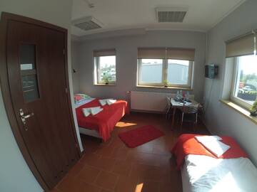 Фото номера Cемейный номер с собственной ванной комнатой Хостелы Hostel Bazar г. Краков 3