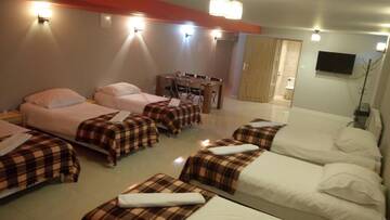 Фото Хостелы Hostel Bazar г. Краков 2