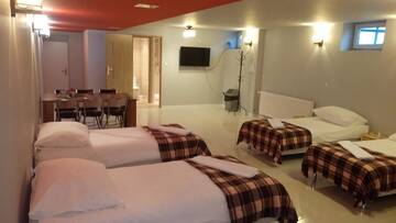 Фото Хостелы Hostel Bazar г. Краков 3
