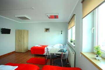 Фото номера Трехместный номер Хостелы Hostel Bazar г. Краков 2