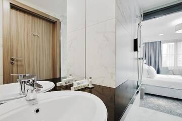 Фото номера Семейный полулюкс Отель Golden Tulip Krakow Kazimierz г. Краков 6