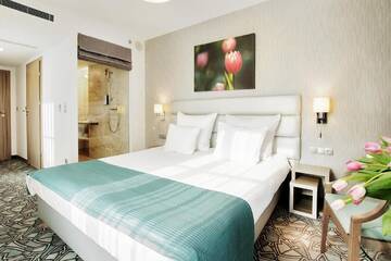 Фото номера Семейный полулюкс Отель Golden Tulip Krakow Kazimierz г. Краков 4