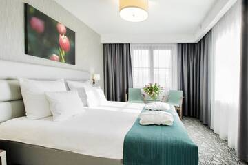 Фото номера Семейный полулюкс Отель Golden Tulip Krakow Kazimierz г. Краков 5
