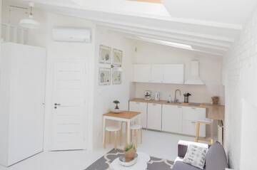 Фото номера Стандартный номер-студио Апартаменты Habitat Apartments г. Краков 9