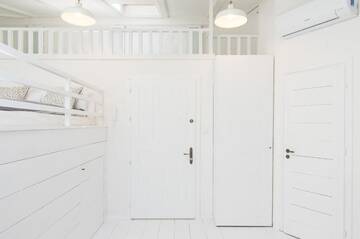 Фото номера Стандартный номер-студио Апартаменты Habitat Apartments г. Краков 16