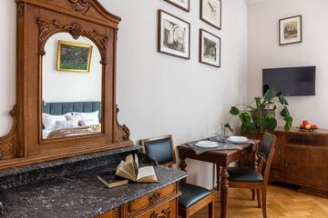 Фото номера Апартаменты-студио Antique в 1 минуте ходьбы от площади Рынок - Św. Tomasza 22 Street Апартаменты Fragola Apartments Old Town г. Краков 2