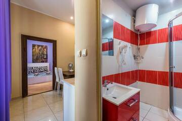 Фото номера Cемейный номер с собственной ванной комнатой Гостевой дом 70s Guest room г. Краков 8