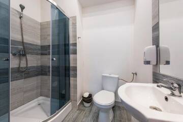 Фото номера Стандартный одноместный номер с душем Гостевой дом 70s Guest room г. Краков 6