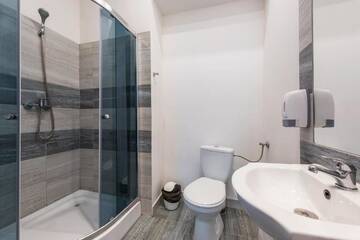 Фото номера Стандартный одноместный номер с душем Гостевой дом 70s Guest room г. Краков 16