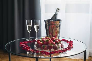Фото номера Апартаменты Делюкс с гидромассажной ванной Апартаменты Leo Apartments Main Square г. Краков 9