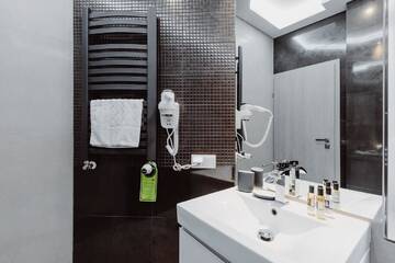 Фото номера Двухместный номер с 1 кроватью и собственной ванной комнатой Апартаменты Leo Apartments Main Square г. Краков 8